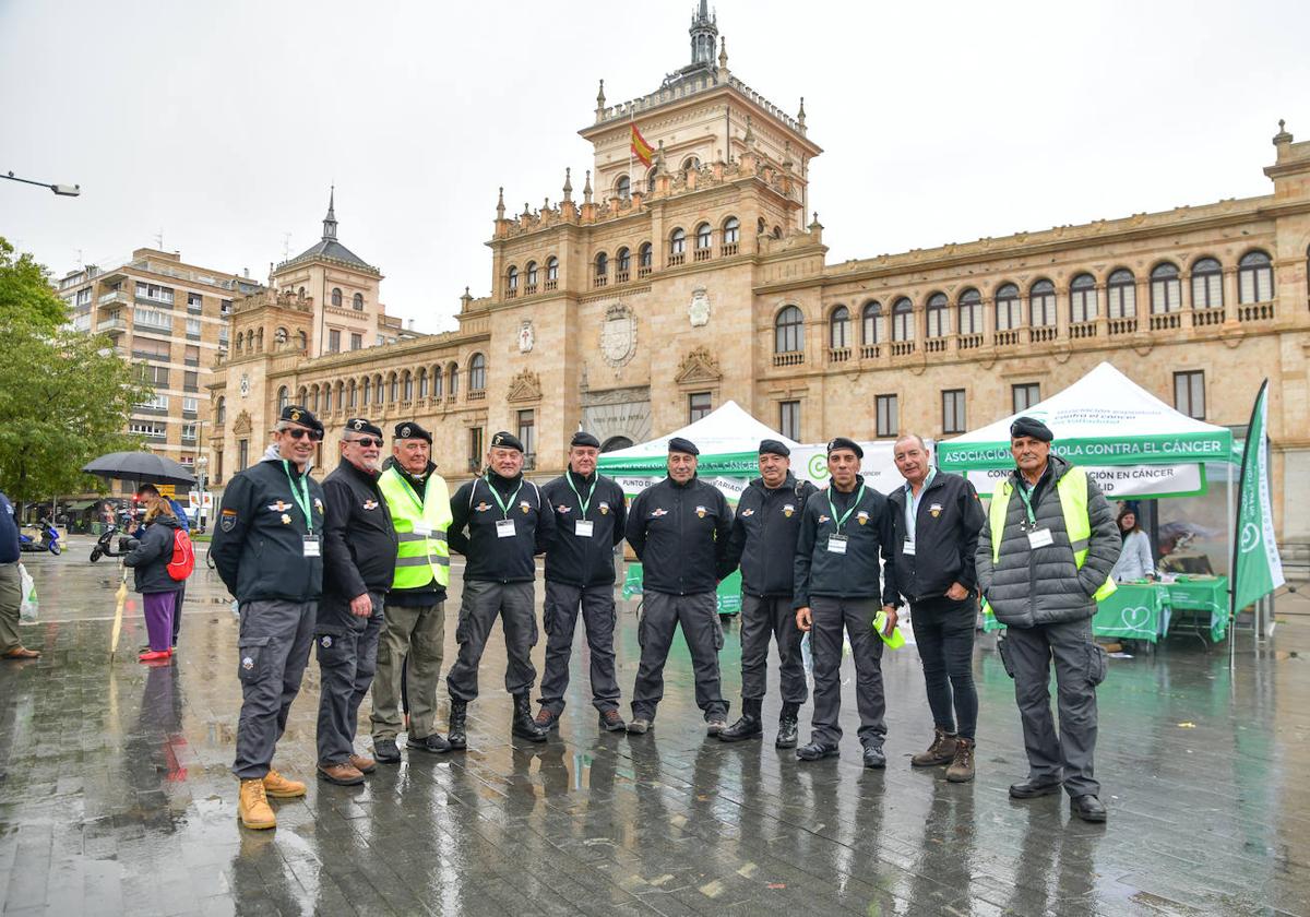 Los paracaidistas veteranos participan en distintas actividades solidarias, castrenses y culturales de Valladolid