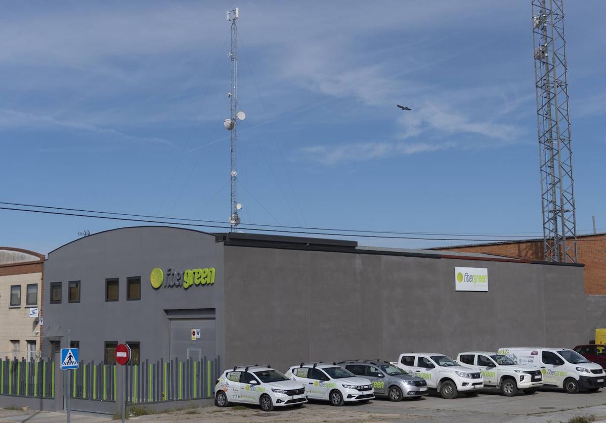 Instalaciones y flota de vehículos de Fibergreen.