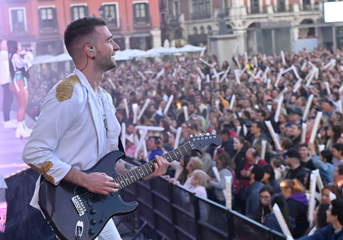 La orquesta París de Noia, en las fiestas de San Pedro Regalado de este año.