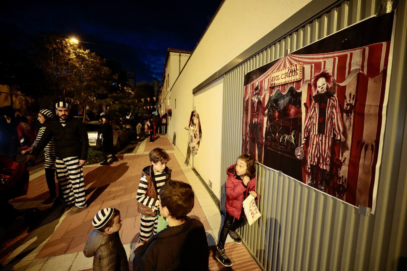 Las imágenes de la noche de Halloween en el barrio Girón