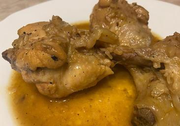 Muslos de pollo a la cerveza, un plato económico