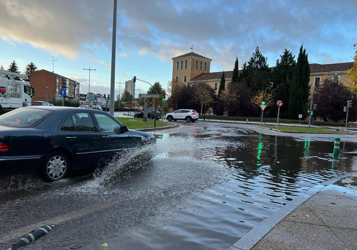 El paso de &#039;Ciarán&#039; deja balsas de agua y rachas de 80 kilómetros