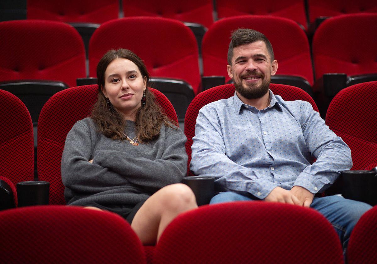 Cristian Beteta, director de 'Mi Zona', con la actriz del cortometraje Paula Usero.