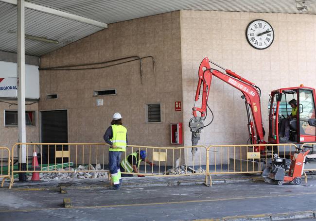 Reparaciones en la estación de autobuses actual.