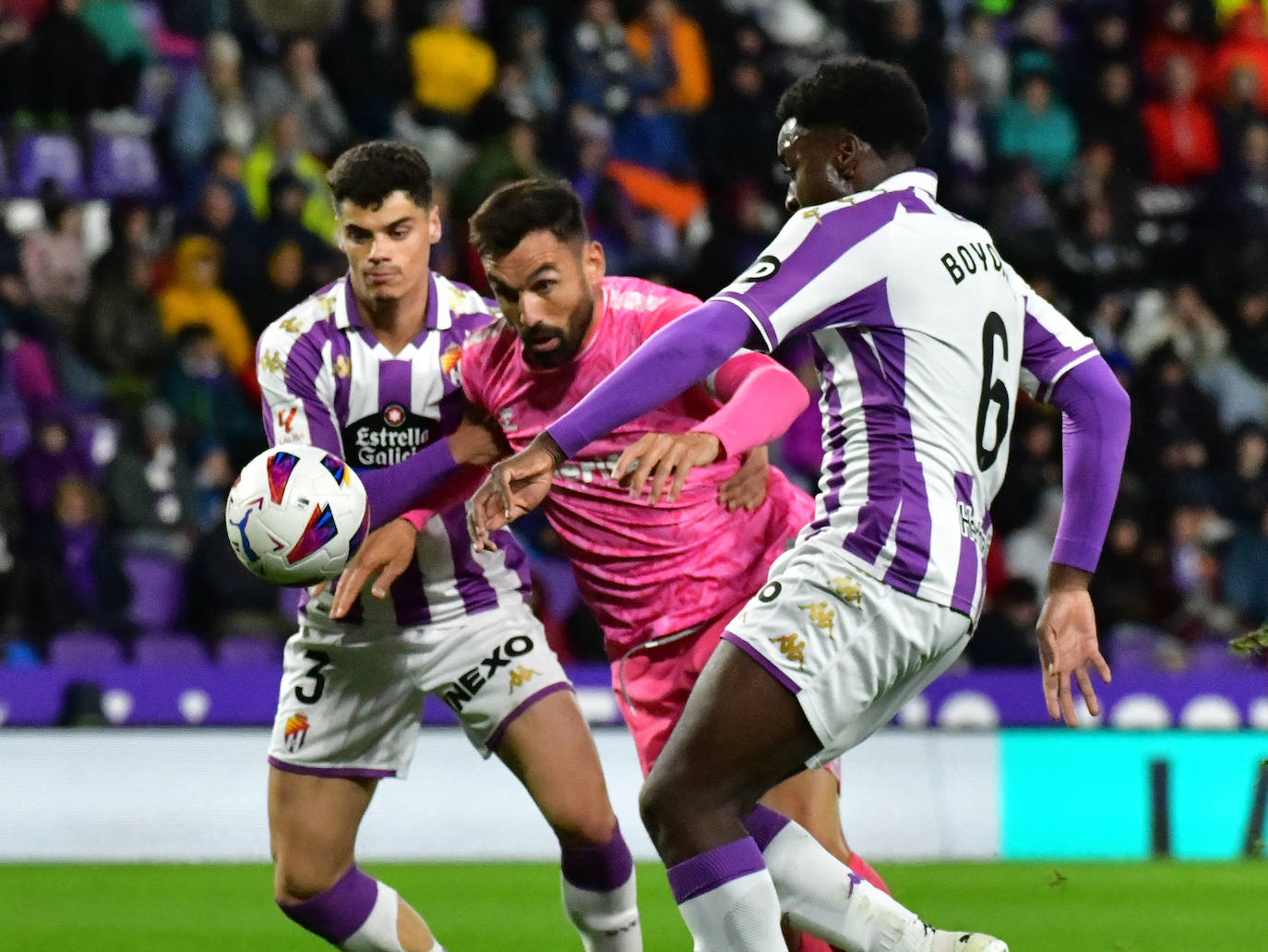 El partido entre el Real Valladolid y el Tenerife, en imágenes