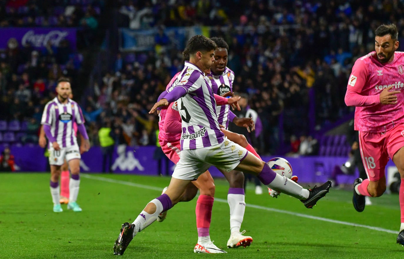 El partido entre el Real Valladolid y el Tenerife, en imágenes