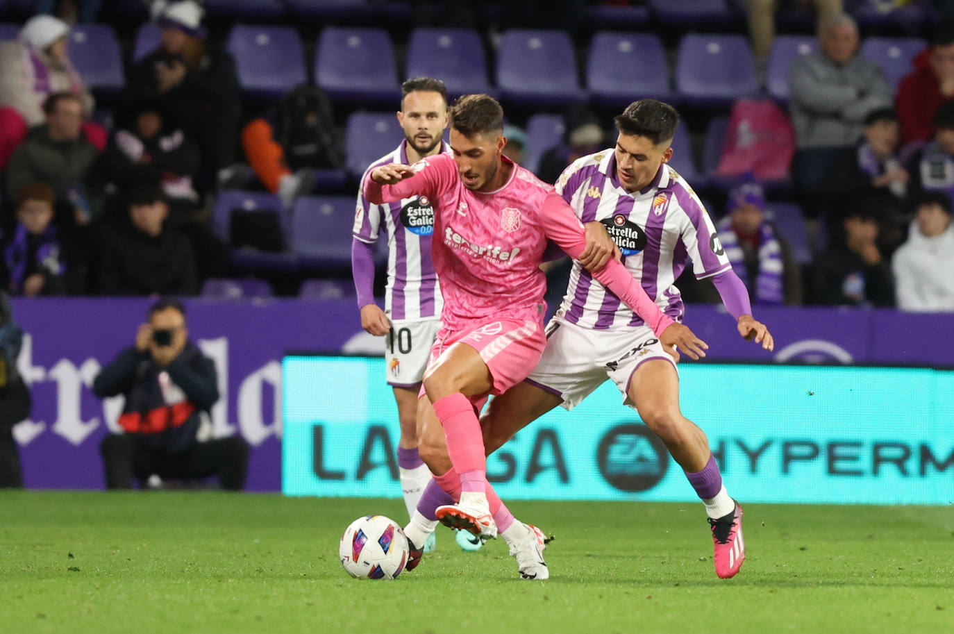 El partido entre el Real Valladolid y el Tenerife, en imágenes