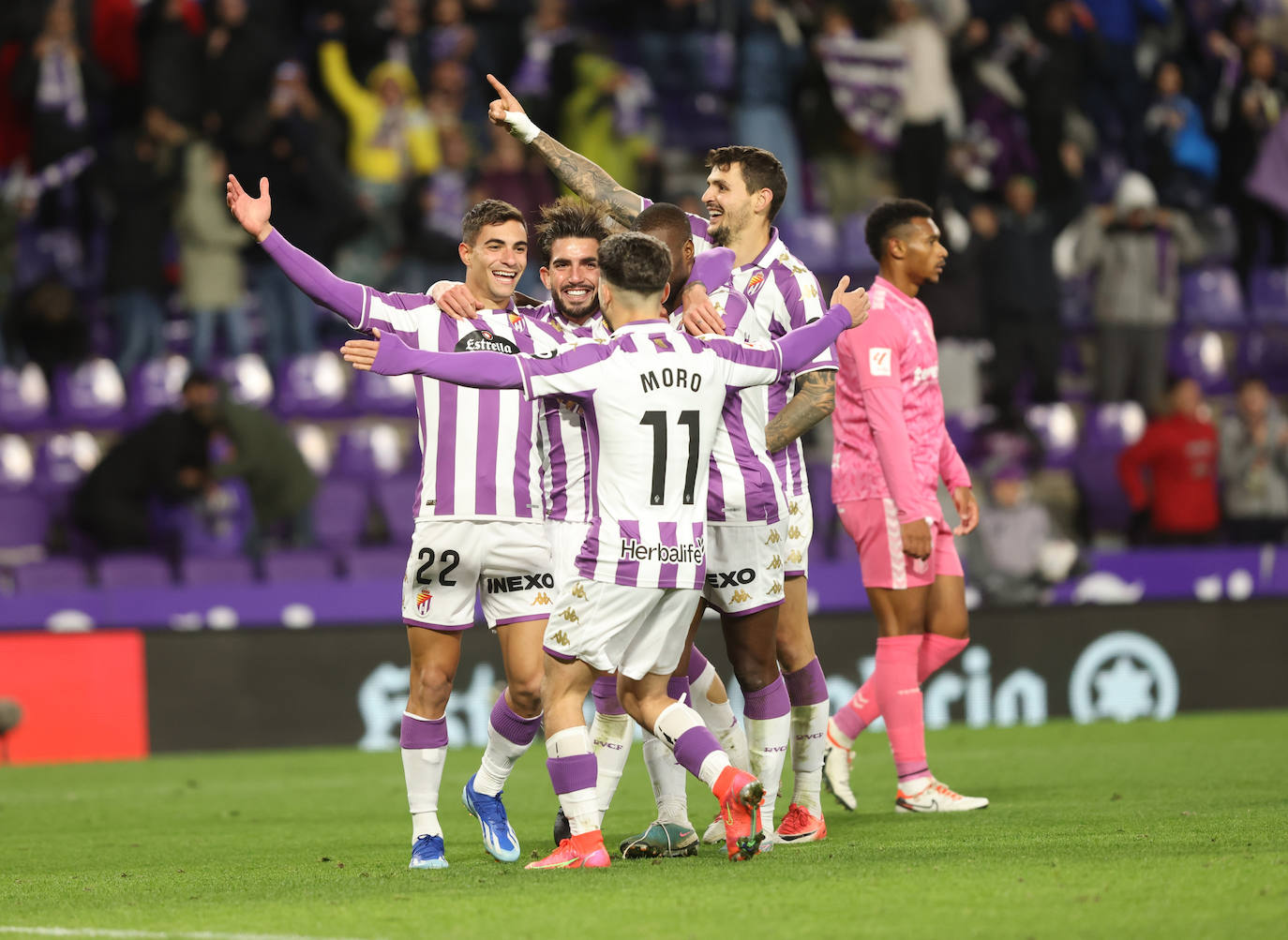 El partido entre el Real Valladolid y el Tenerife, en imágenes