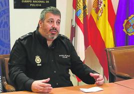 Alejandro de la Gala, policía de delitos tecnológicos.