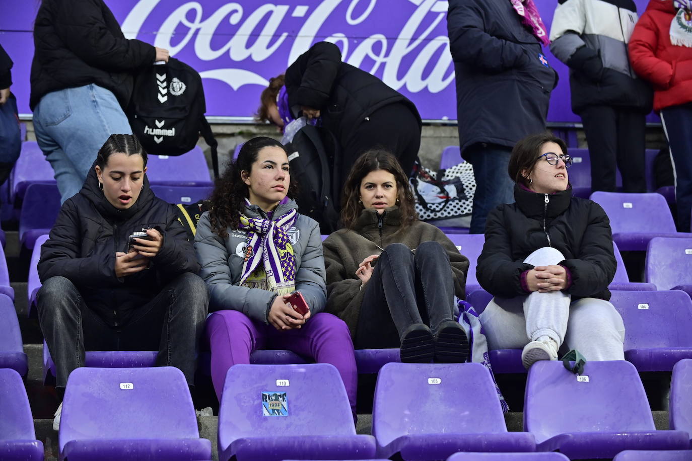 Búscate en la grada del estadio José Zorrilla (1/4)