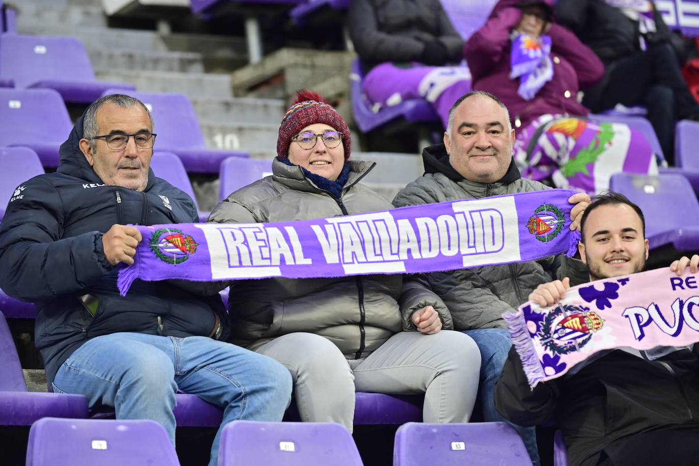 Búscate en la grada del estadio José Zorrilla (1/4)