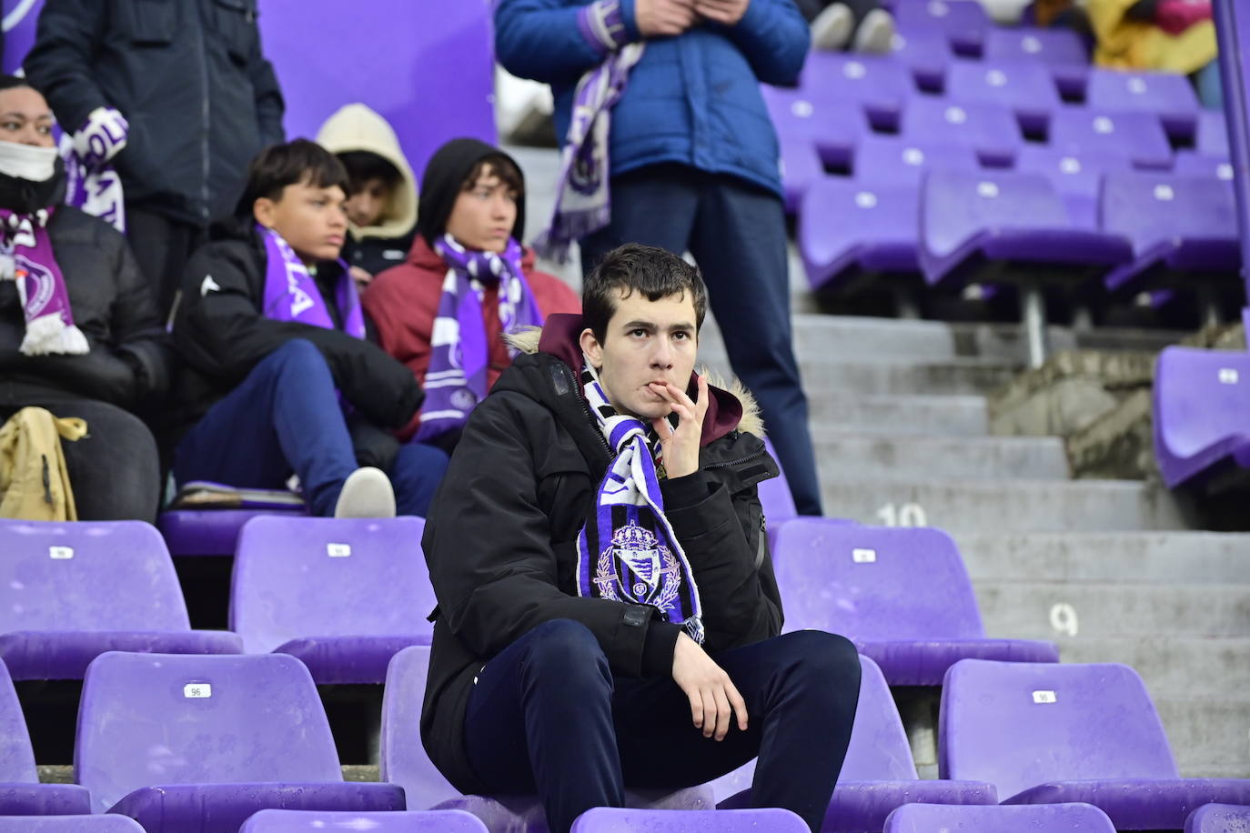 Búscate en la grada del estadio José Zorrilla (2/4)