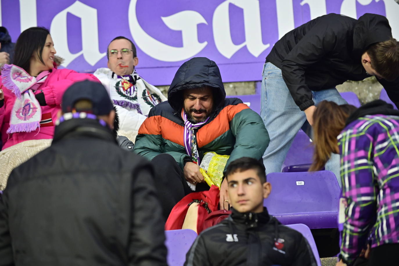 Búscate en la grada del estadio José Zorrilla (2/4)