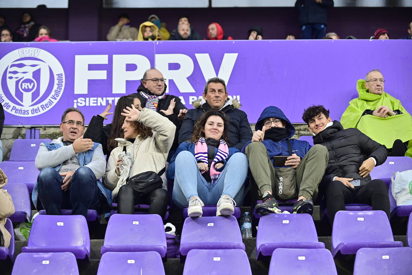 Búscate en la grada del estadio José Zorrilla (2/4)