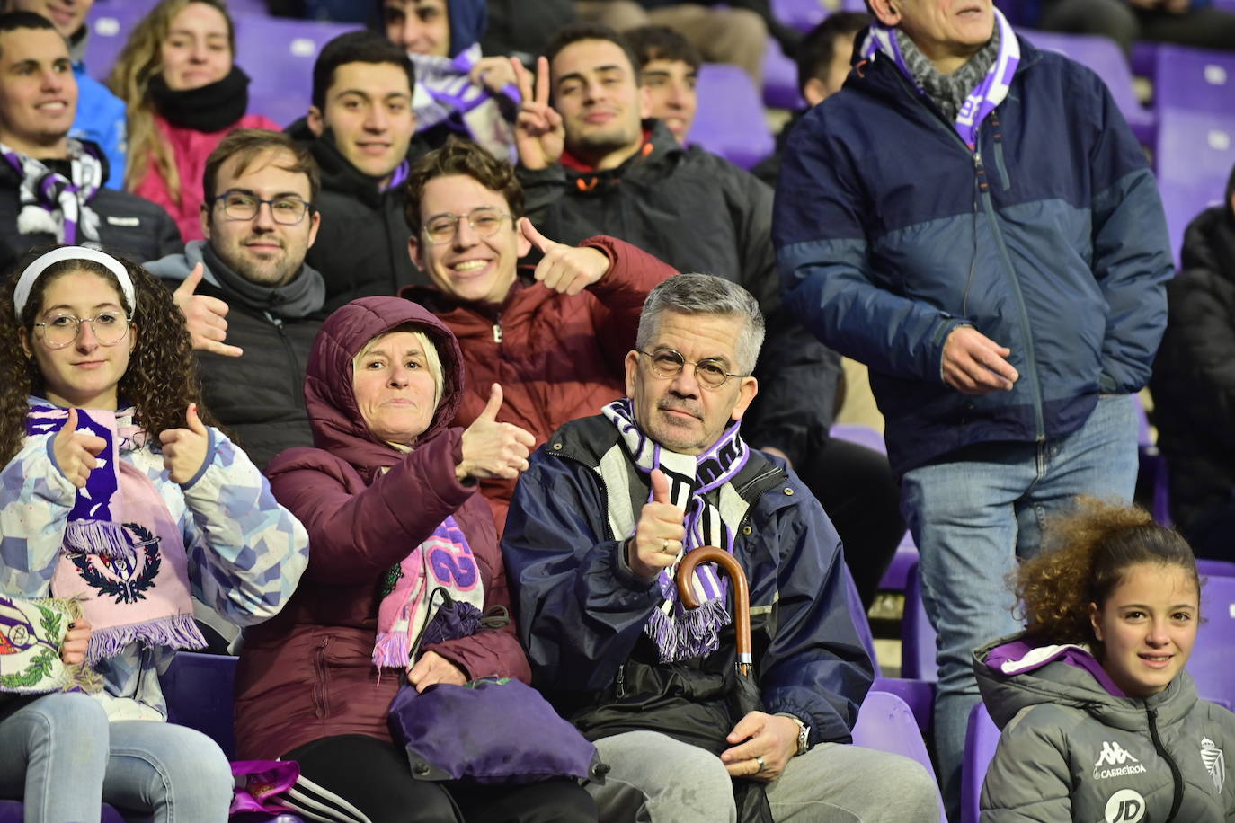 Búscate en la grada del estadio José Zorrilla (2/4)