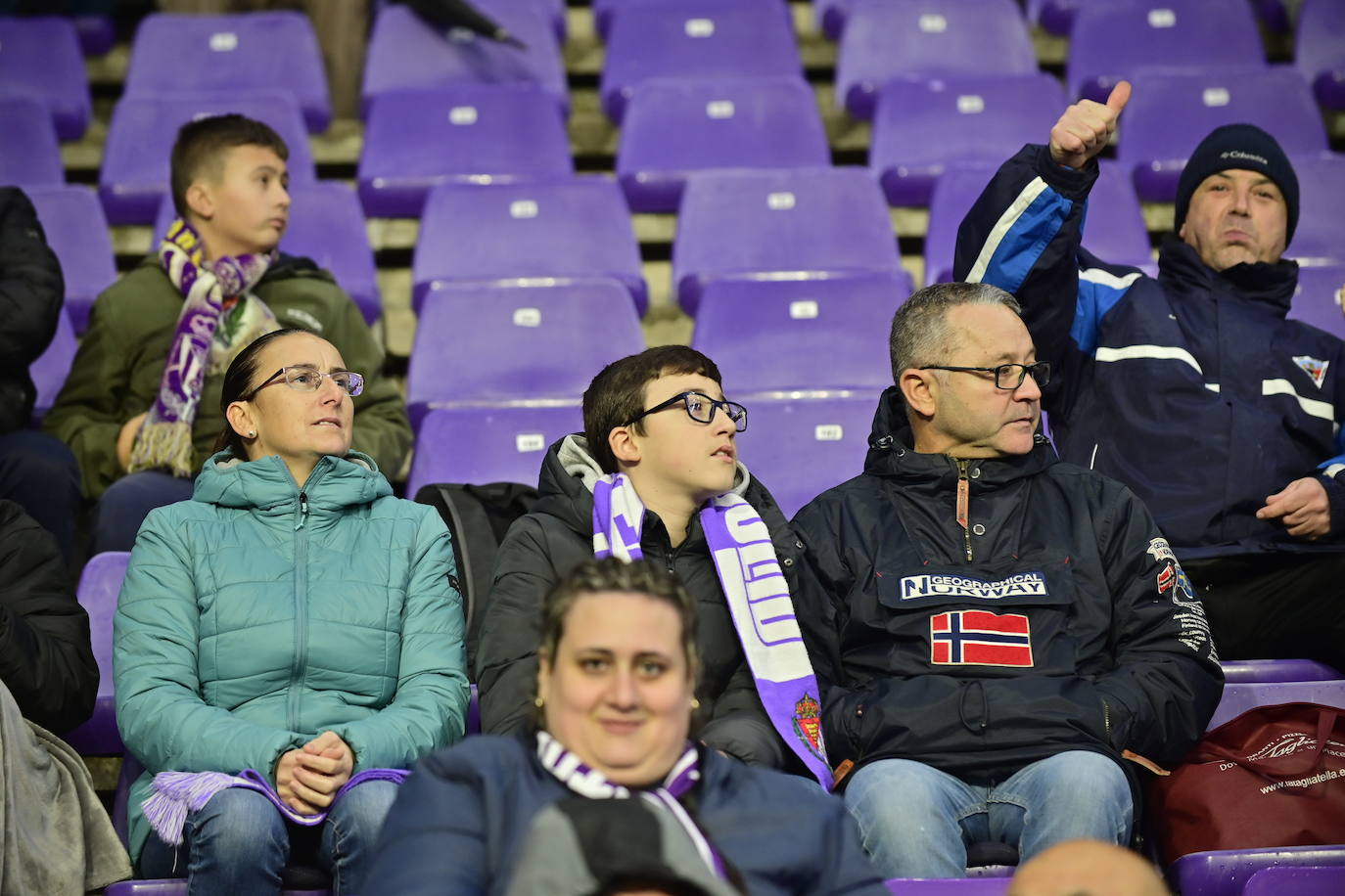 Búscate en la grada del estadio José Zorrilla (3/4)