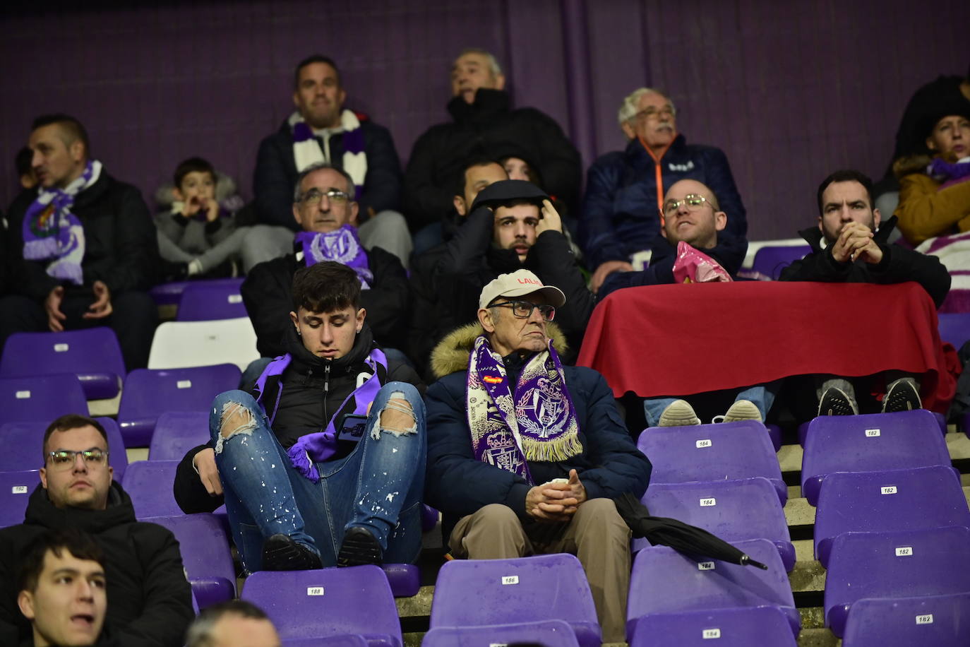 Búscate en la grada del estadio José Zorrilla (3/4)