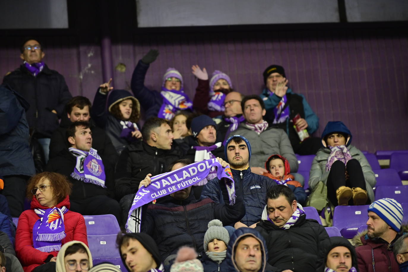 Búscate en la grada del estadio José Zorrilla (3/4)