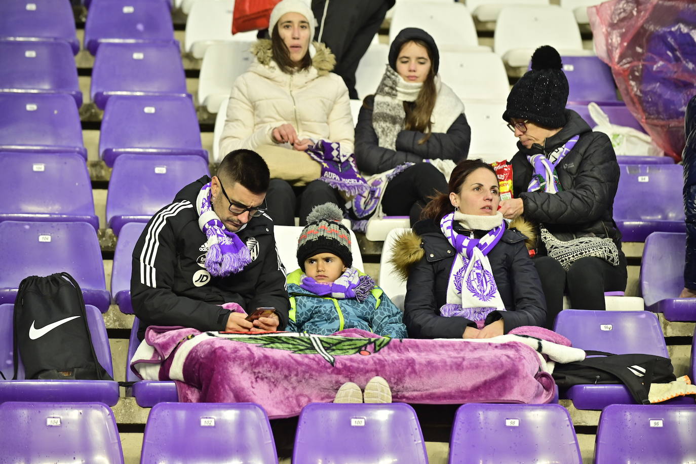 Búscate en la grada del estadio José Zorrilla (3/4)