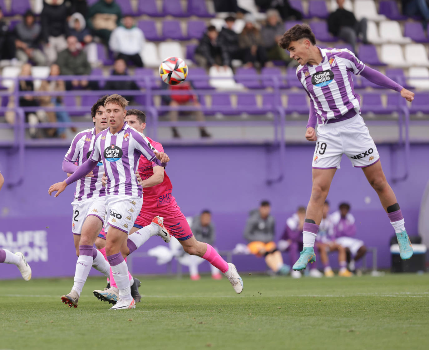 El Partido Entre El Real Valladolid B Y El Ourense, En Imágenes | El ...