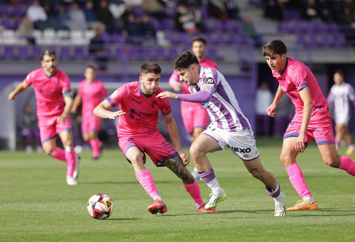 El partido entre el Real Valladolid B y el Ourense, en imágenes