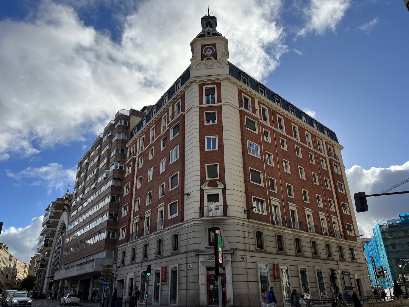 Edificio del número 12 de Plaza de España.