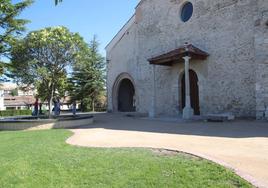 Entorno de la iglesia de Santa María de la Cuesta.