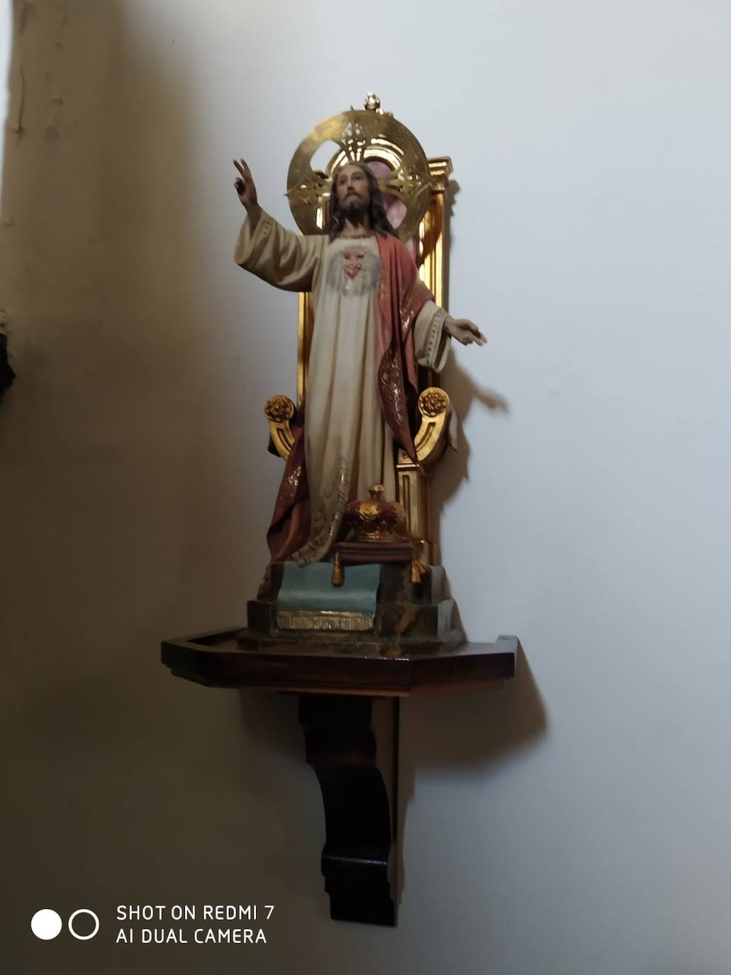 Talla robada en la Ermita de la Vera Cruz de Paredes de Nava.