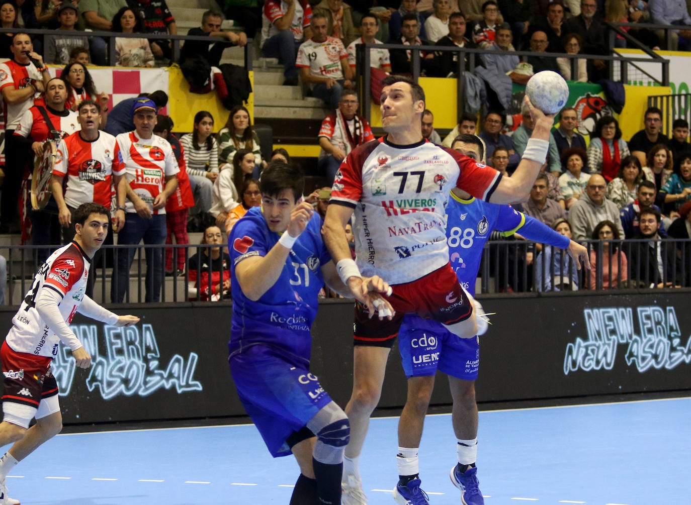 El triunfo del Nava ante el Atlético Valladolid, en imágenes