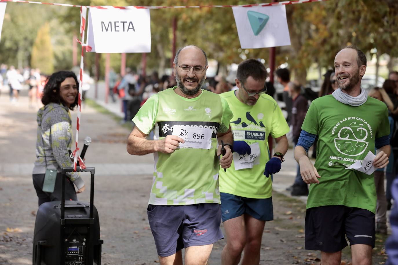 Alumnos, padres y profesores corren en Rio Running