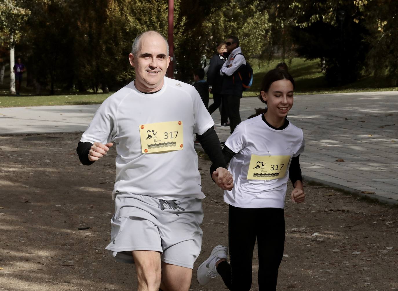 Alumnos, padres y profesores corren en Rio Running