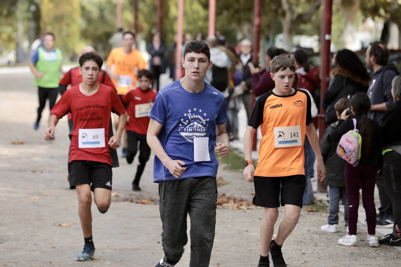 Alumnos, padres y profesores corren en Rio Running