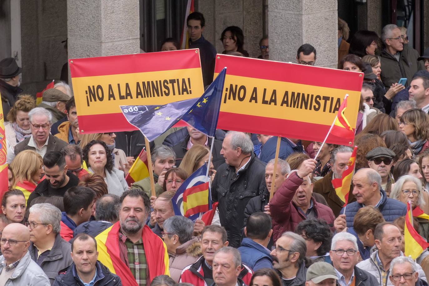 La concentración en Segovia contra la amnistía, en imágenes (2 de 2)