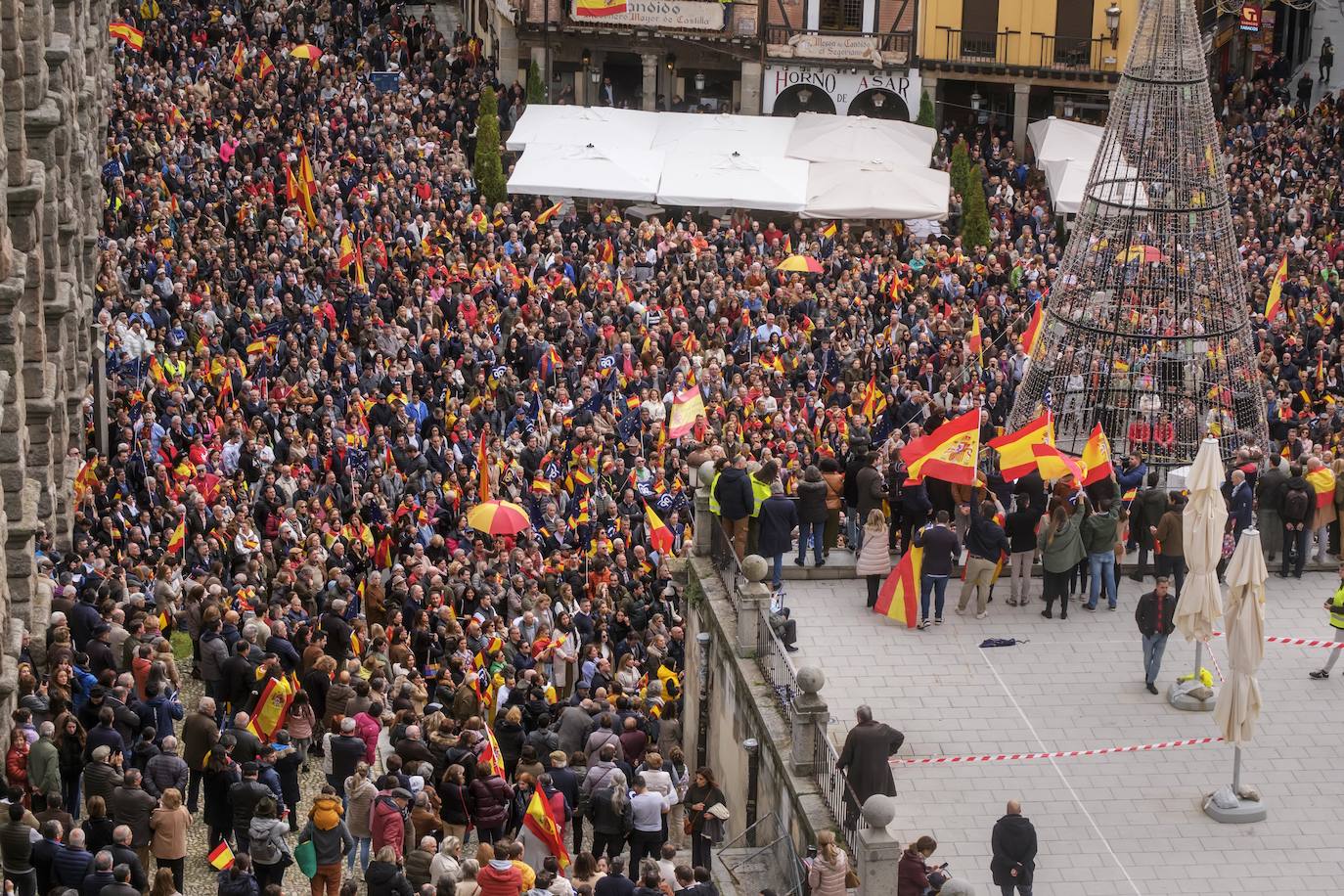 La concentración en Segovia contra la amnistía, en imágenes (2 de 2)