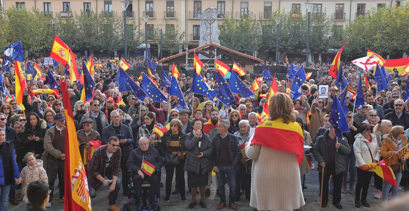 Los palentinos claman contra la amnistía en la Plaza Mayor