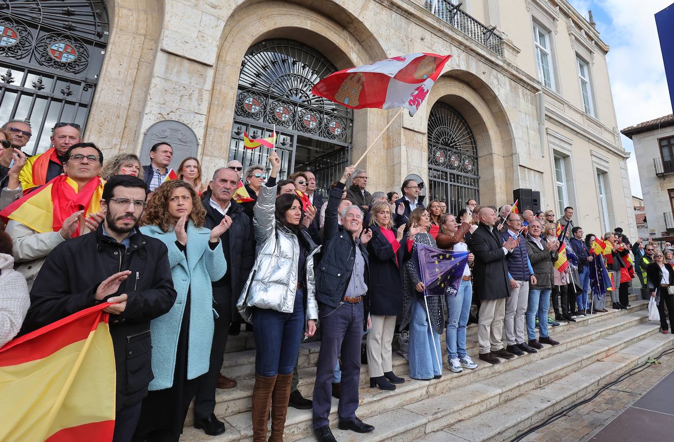 Los palentinos claman contra la amnistía en la Plaza Mayor