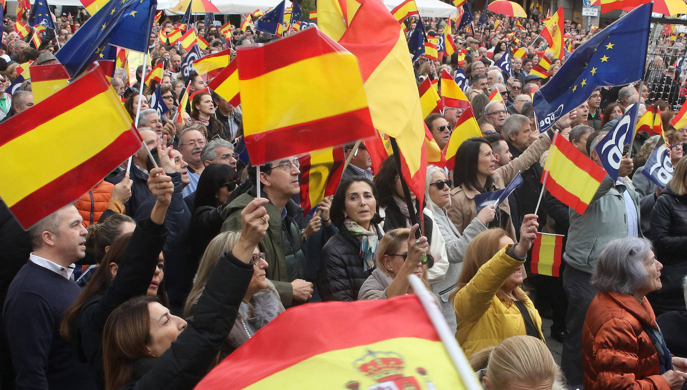 La concentración en Segovia contra la amnistía, en imágenes (1 de 2)