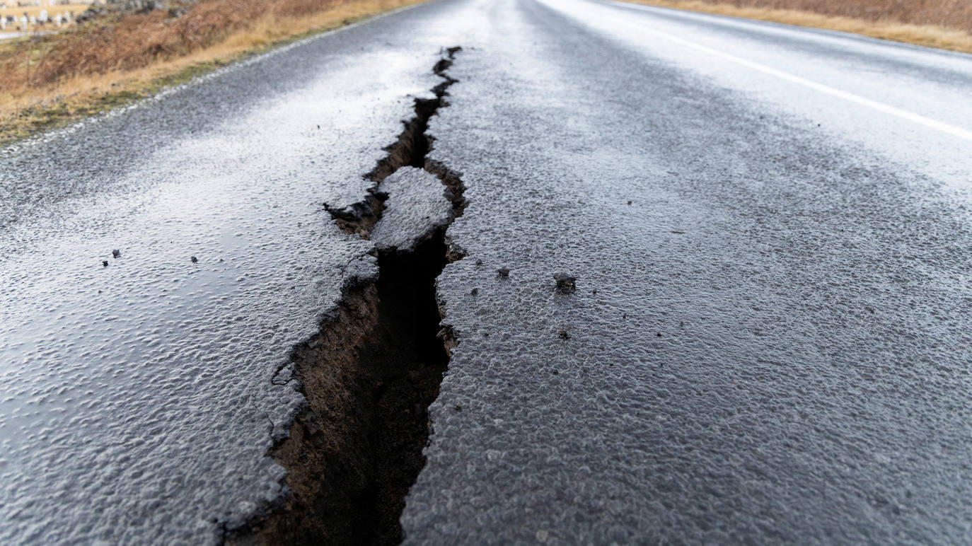 Islandia se resquebraja por los terremotos