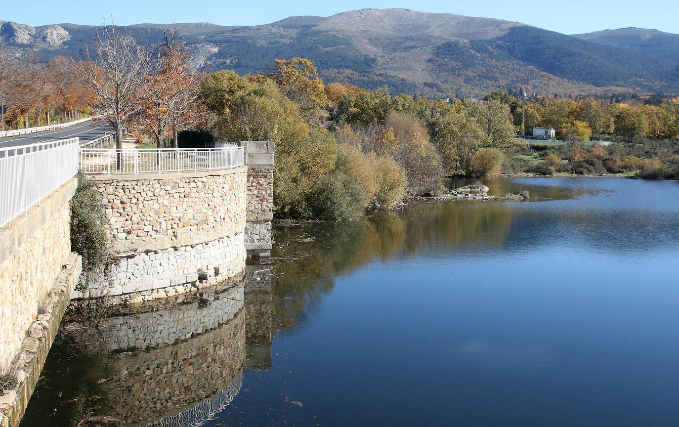 El embalse del Pontón Alto, al cien por cien de su capacidad, en imágenes