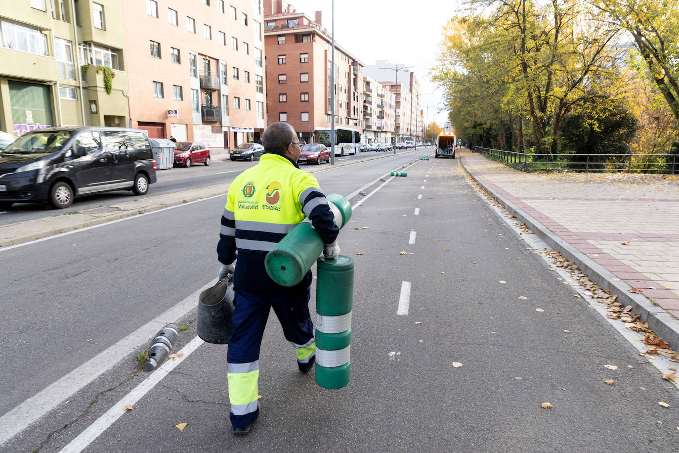 Así ha desaparecido el carril bici en la avenida de Gijón