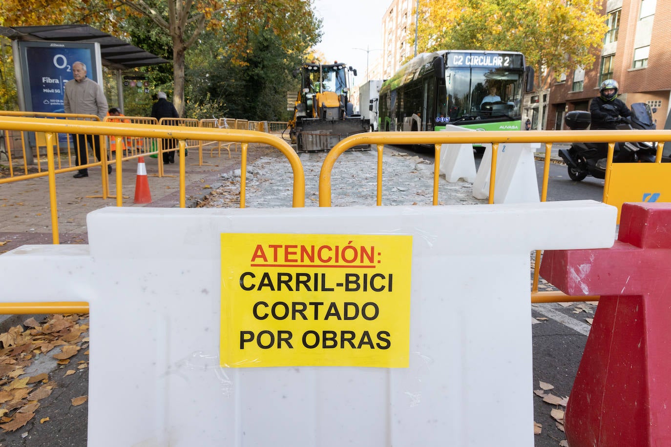 Así ha desaparecido el carril bici en la avenida de Gijón