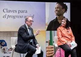 Marc Simón y Elisa Durán, en la jornada de Fundación 'la Caixa'.