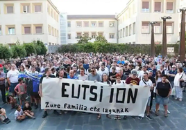 Concentración en apoyo a Ion Aranburu que se llevó a cabo en el Antiguo.