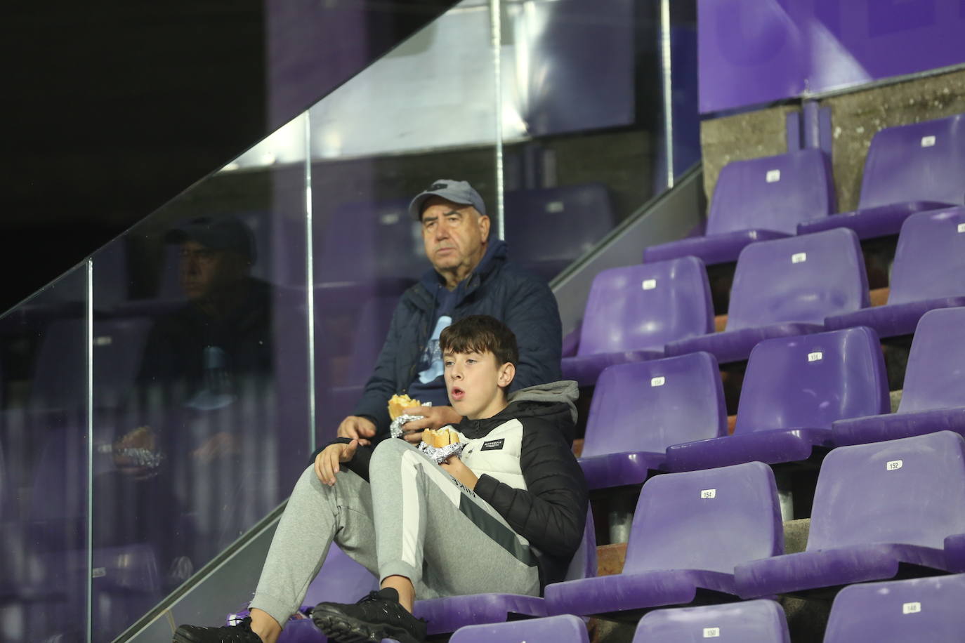 Búscate en las gradas del Estadio José Zorrilla (1 de 3)