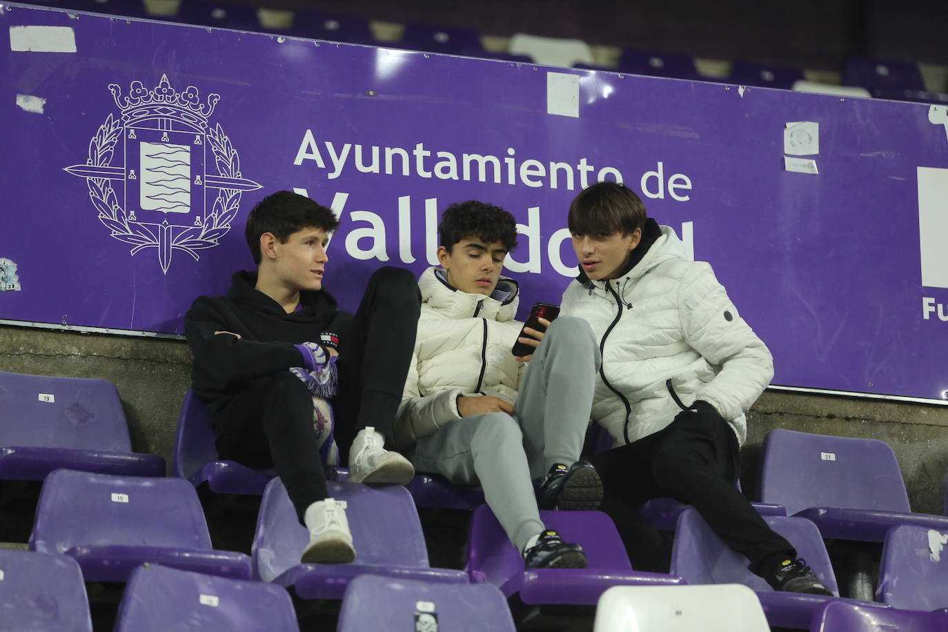 Búscate en las gradas del Estadio José Zorrilla (1 de 3)