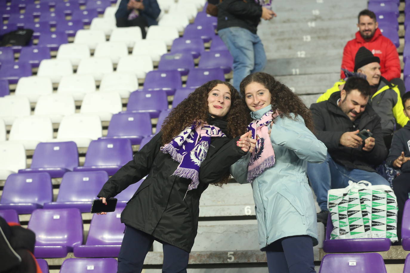 Búscate en las gradas del Estadio José Zorrilla (2 de 3)