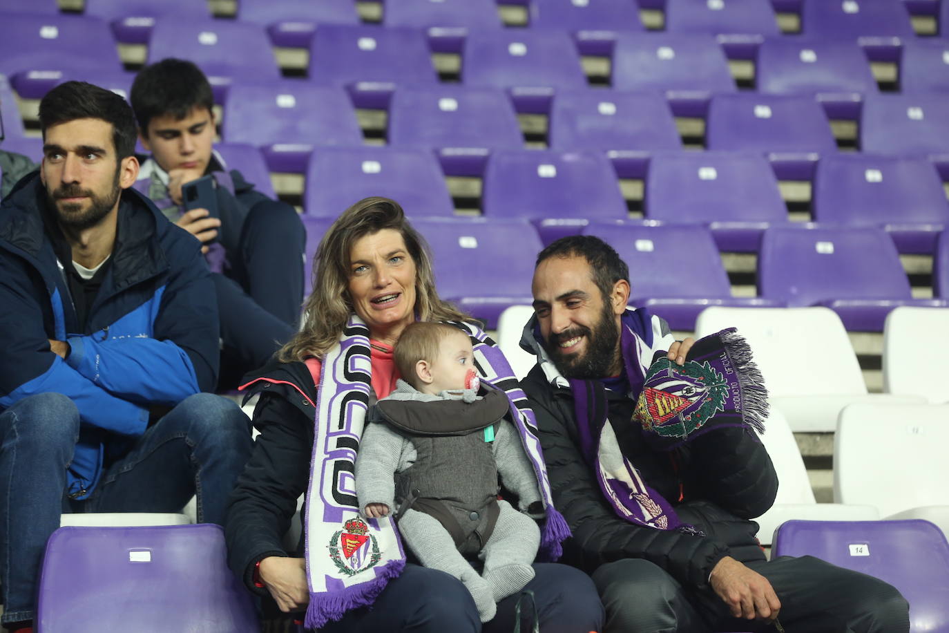 Búscate en las gradas del Estadio José Zorrilla (2 de 3)