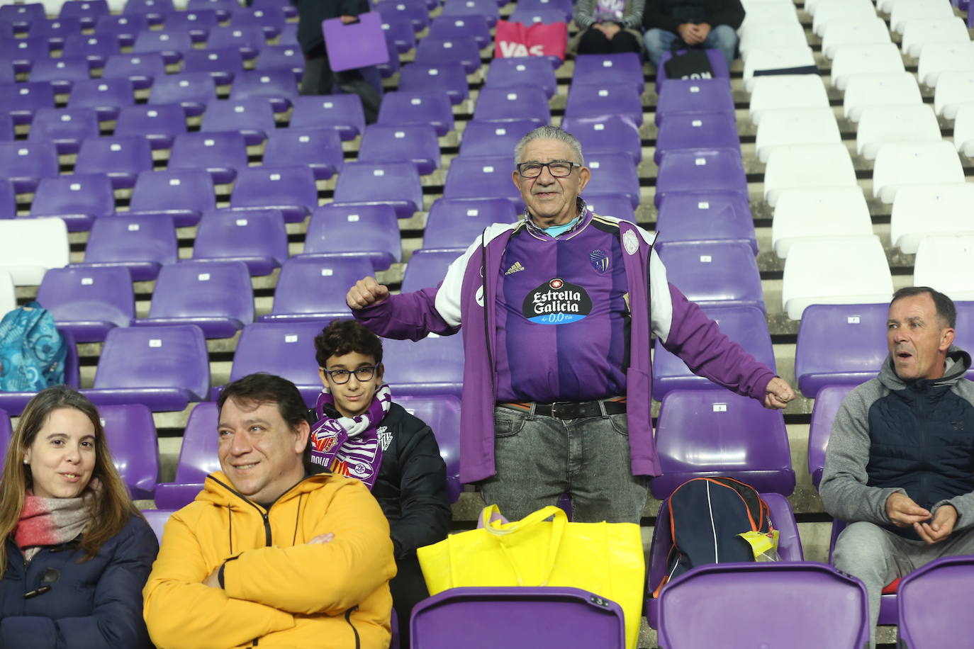 Búscate en las gradas del Estadio José Zorrilla (2 de 3)