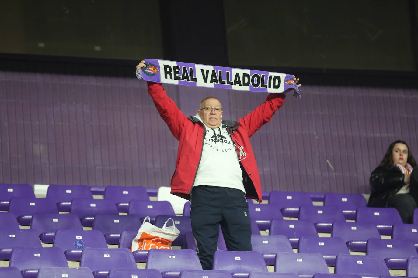 Búscate en las gradas del Estadio José Zorrilla (2 de 3)