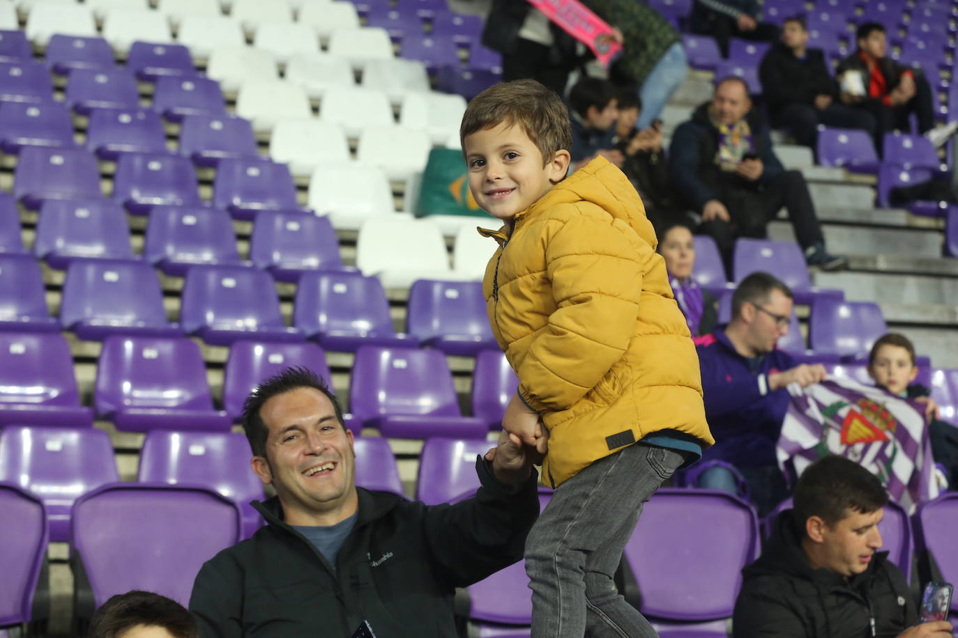 Búscate en las gradas del Estadio José Zorrilla (2 de 3)